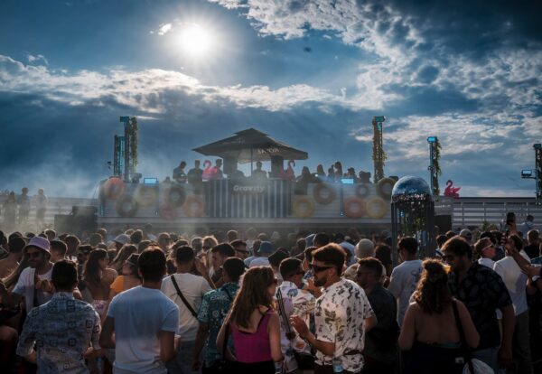 Table - DAY - Beach Festival'25 - Image 5