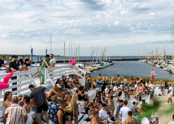 Table - DAY - Beach Festival'25 - Image 3